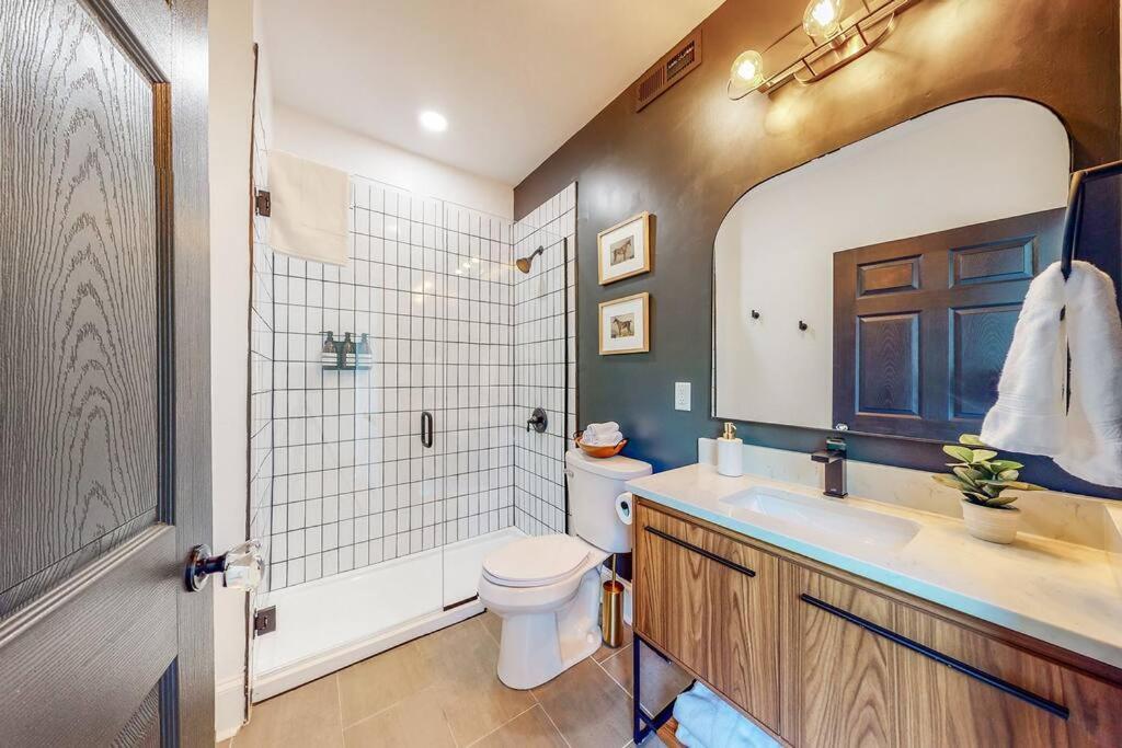 Luxury 8 Bed/4 Ba Nulu Home Private Yard/Parking ลุยส์วิลล์ ภายนอก รูปภาพ